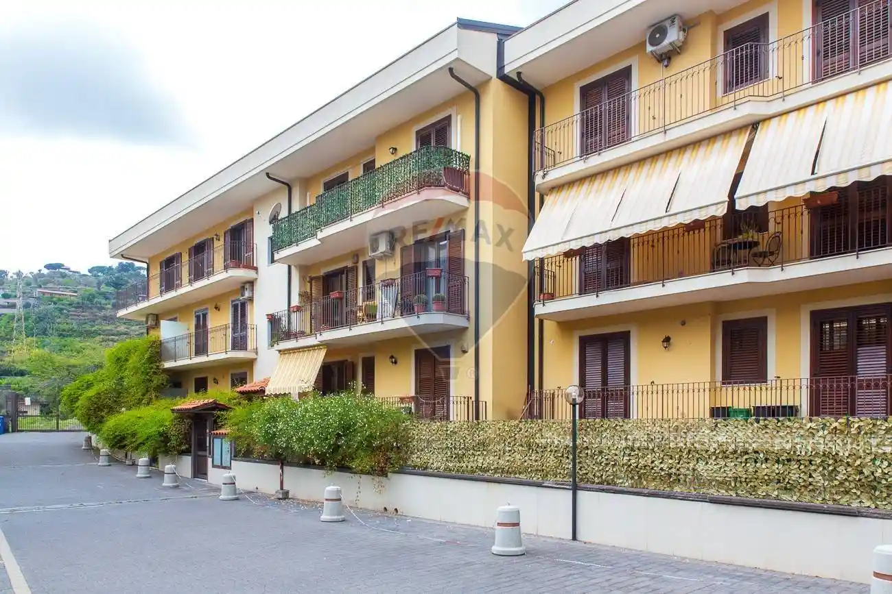 Appartamento in vendita a Aci Catena