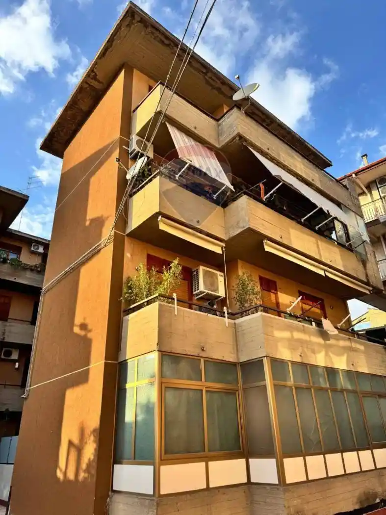 Appartamento in vendita a Aci Catena