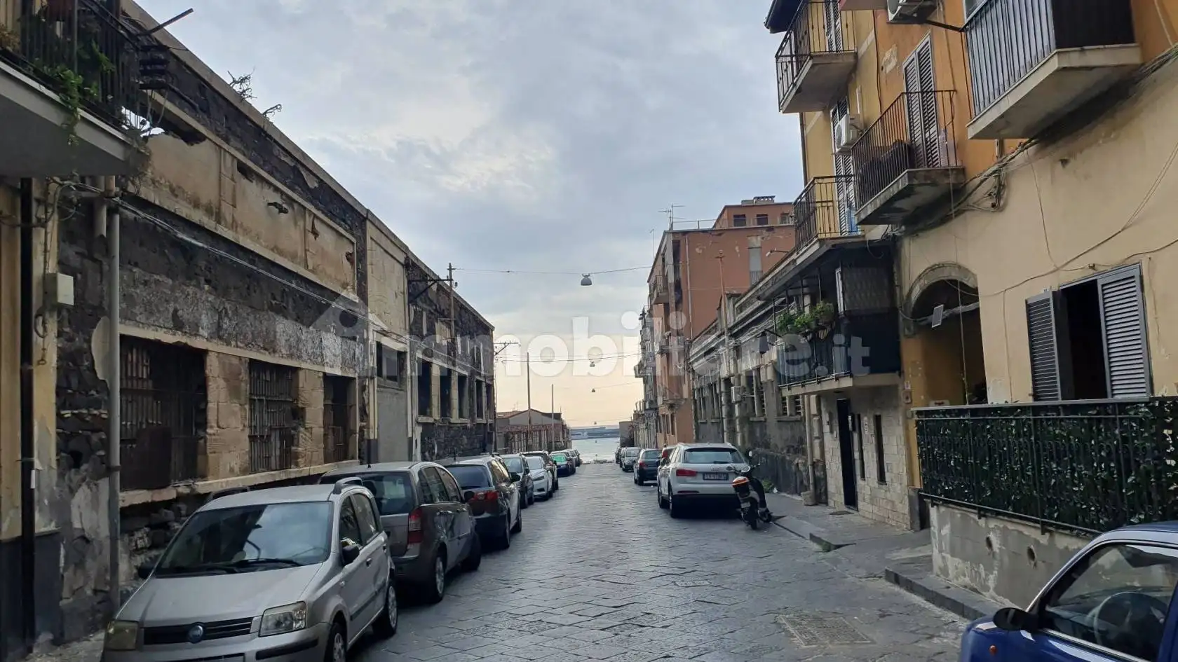 Palazzo - Edificio in vendita a Catania
