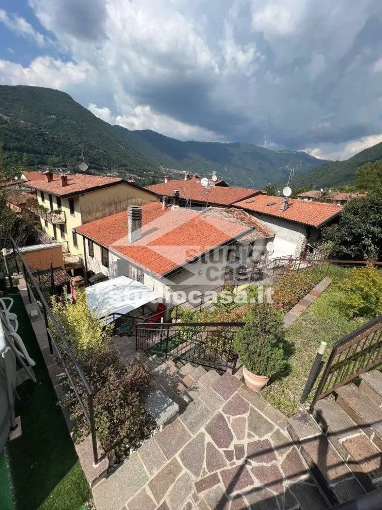 Villa in vendita a Monasterolo del Castello