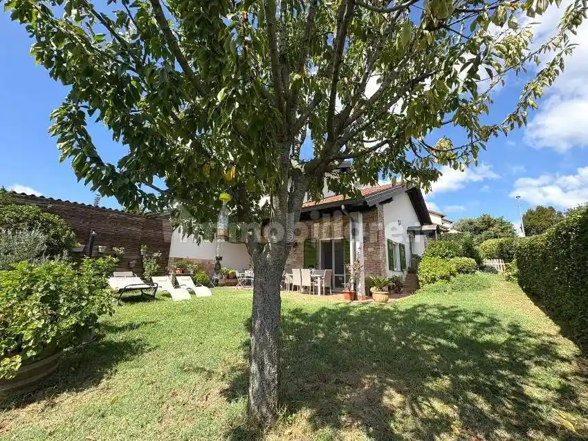 Villa in vendita a Stradella