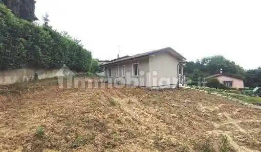 Villa in vendita a Stradella