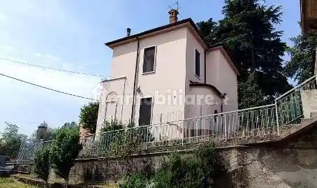Casa indipendente in vendita a Canneto Pavese