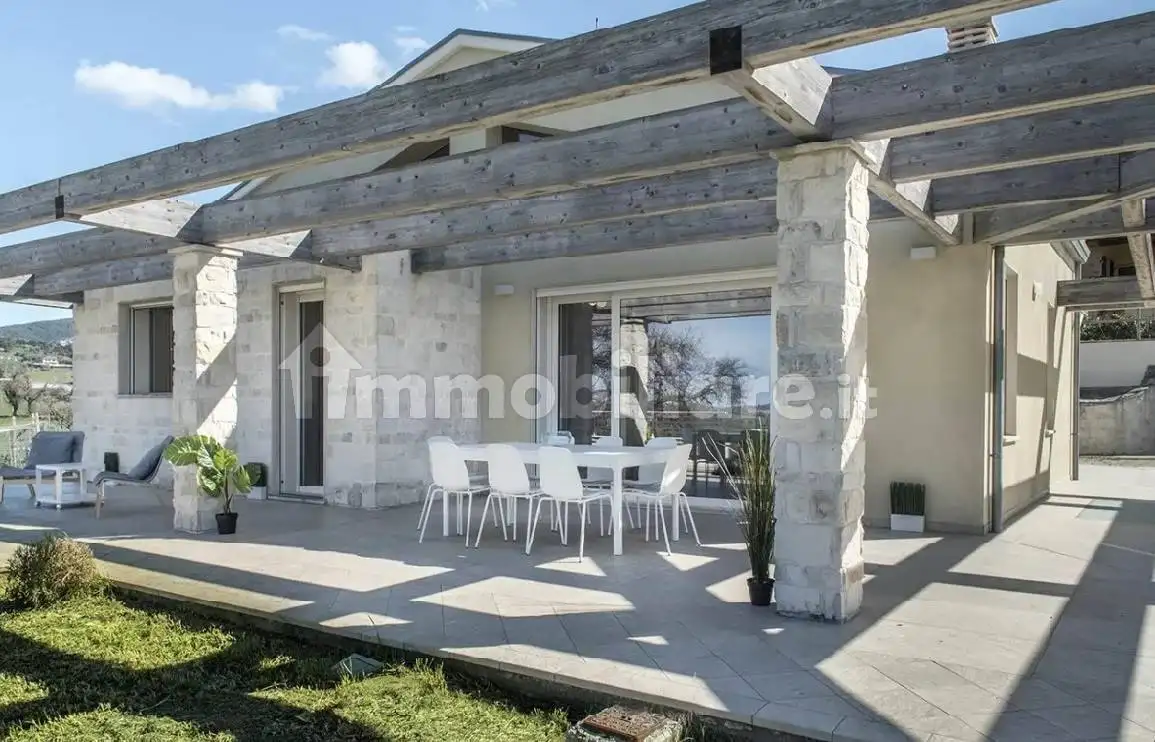 Villa in vendita a Camerano