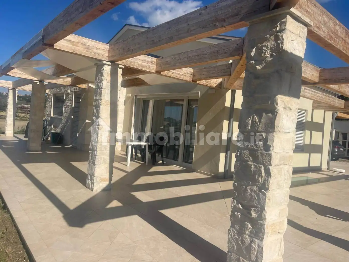 Villa in affitto a Camerano