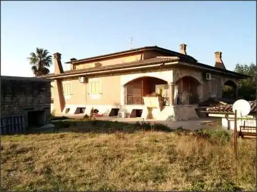 Villa in vendita a Aprilia