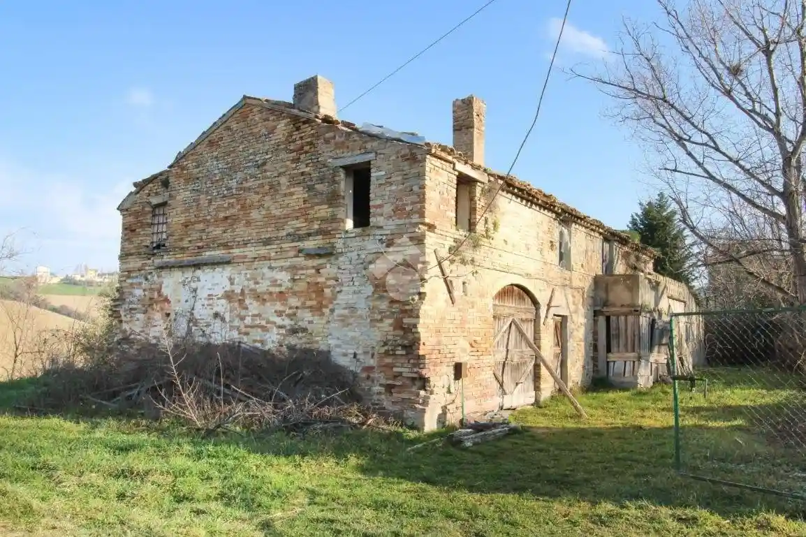 Rustico - Casale in vendita a Monte Urano