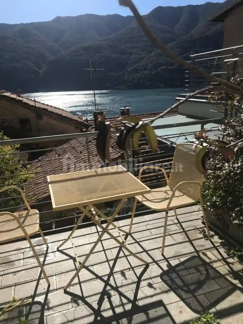 Bilocale via Camillo Benso di Cavour 6, Centro, Carate Urio - foto 4