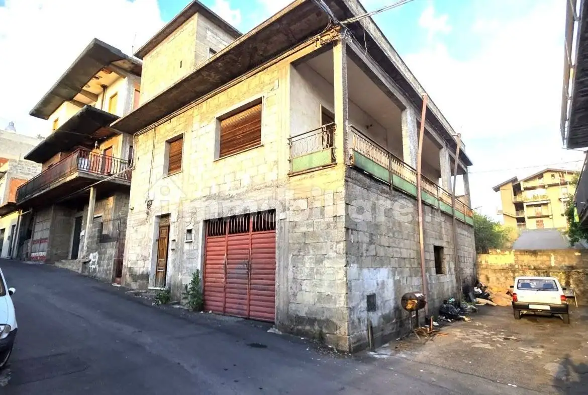 Casa indipendente in vendita a Santa Maria di Licodia