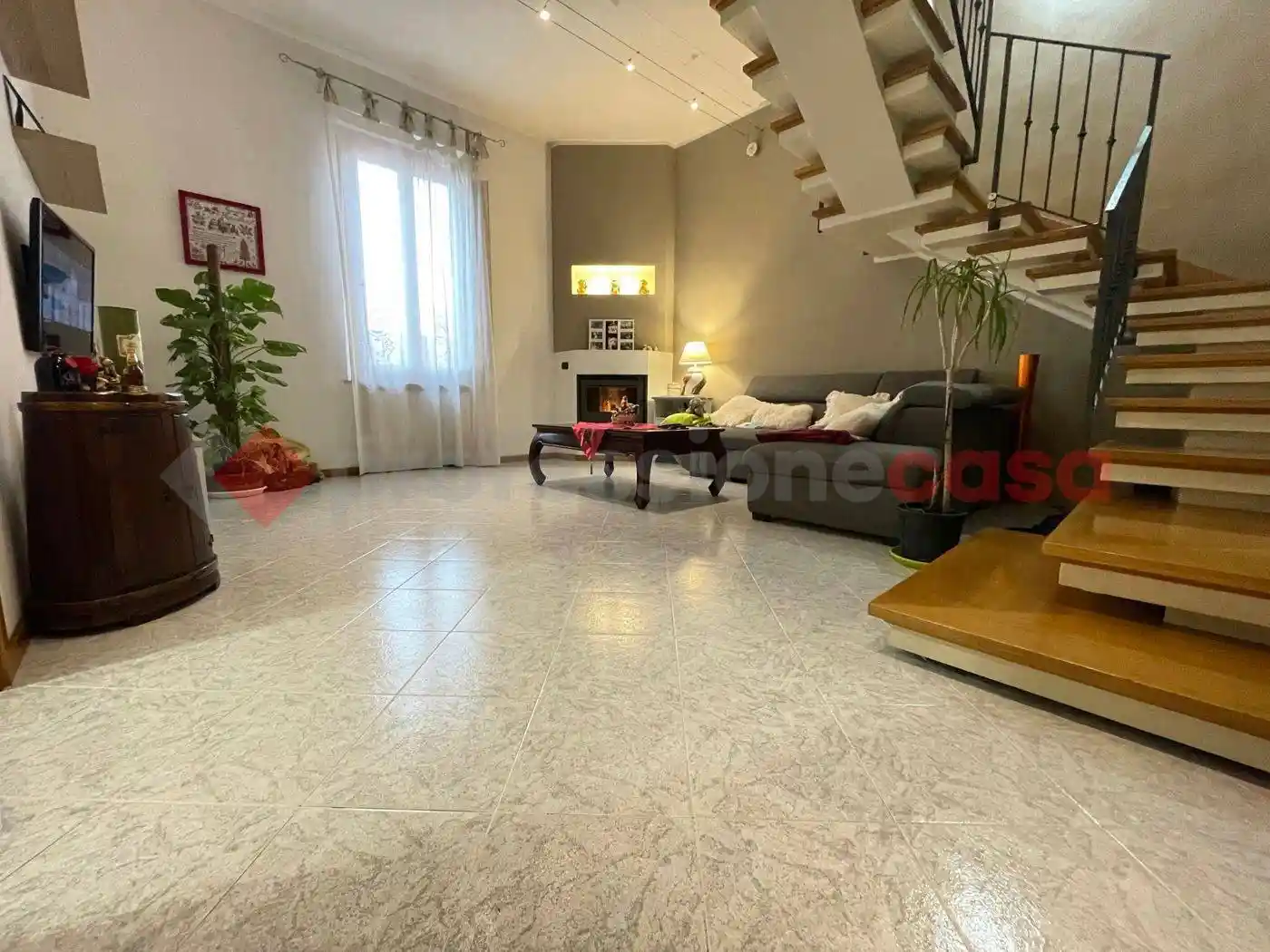 Appartamento in vendita a Capraia e Limite