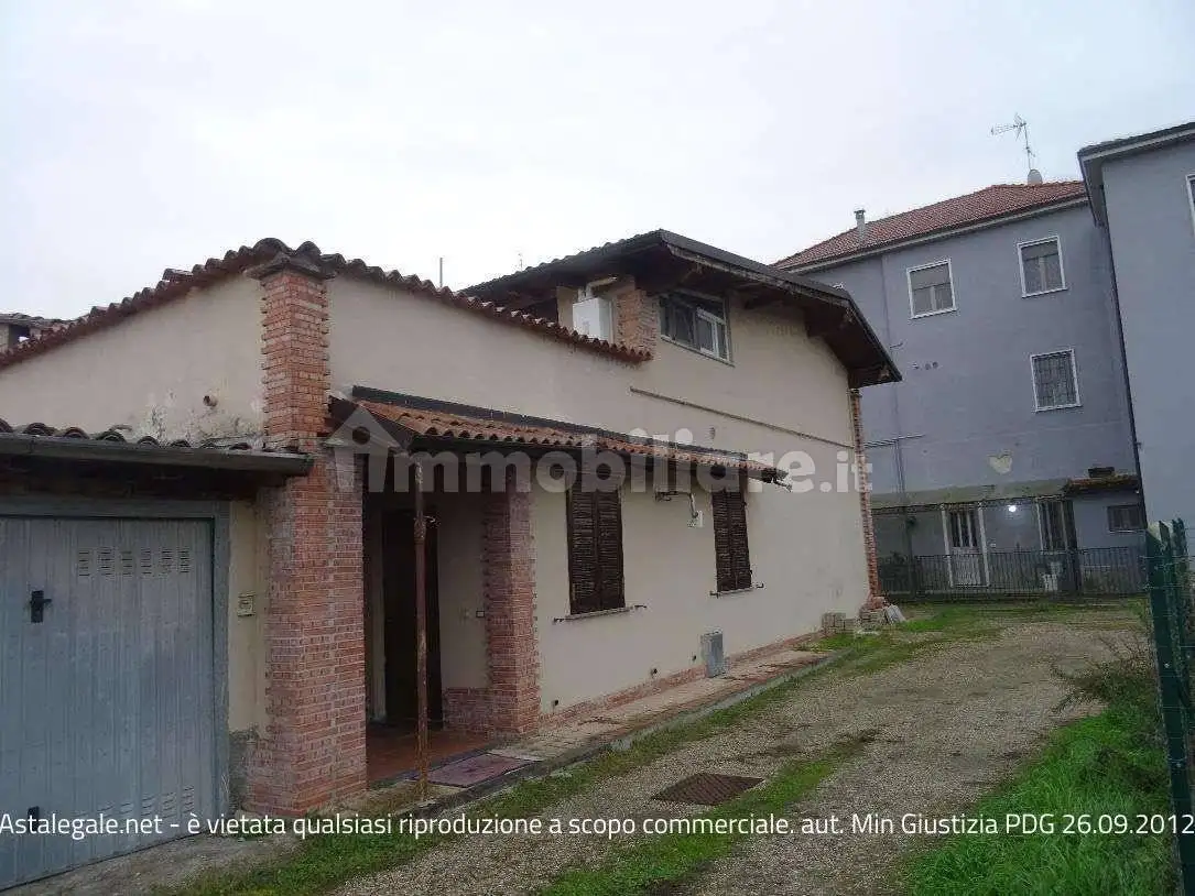 Casa indipendente in asta a Cava Manara