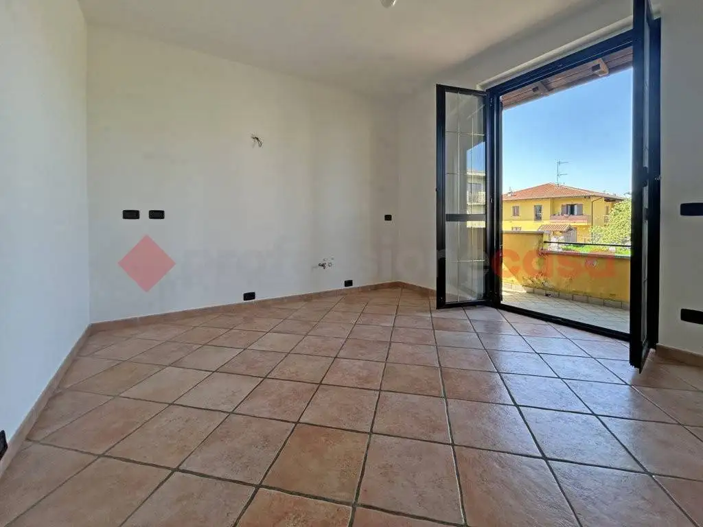 Villa unifamiliare via XXV Aprile, Centro, Borgo Ticino - foto 4