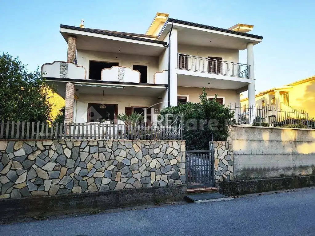 Appartamento in vendita a Sangineto