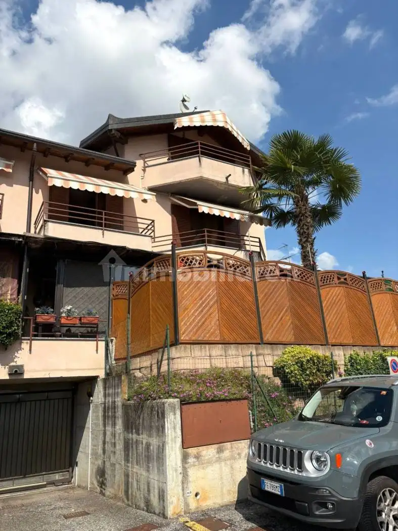 Villetta a schiera in vendita a Uggiate con Ronago