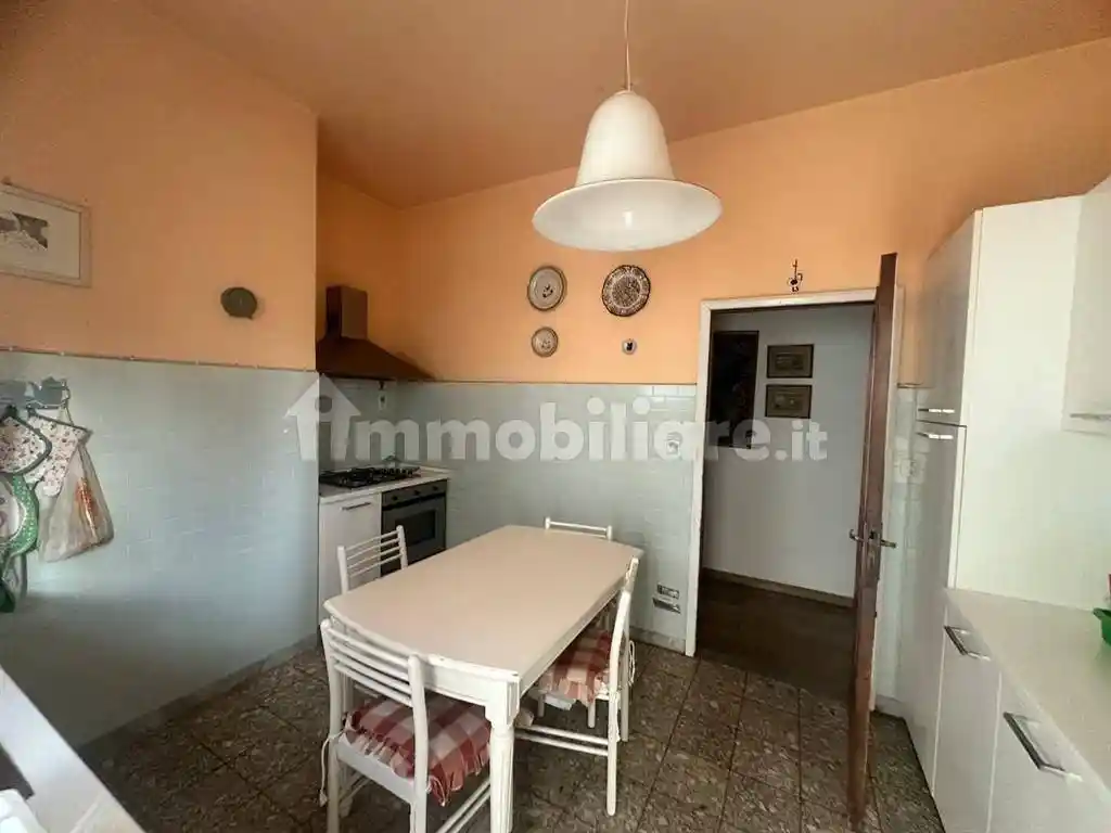 Appartamento buono stato, secondo piano, Giotto, Arezzo - foto 2