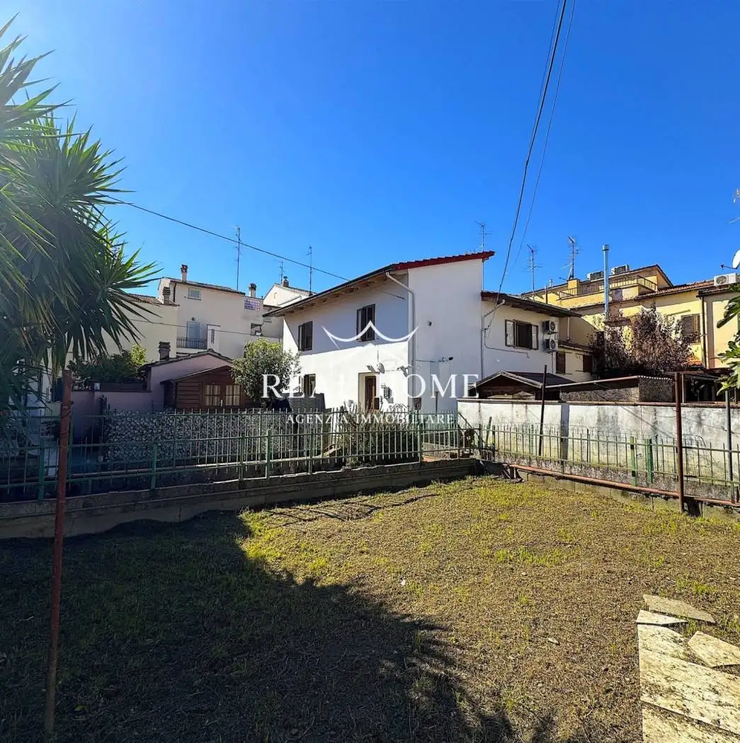 Casa indipendente in vendita a Prato