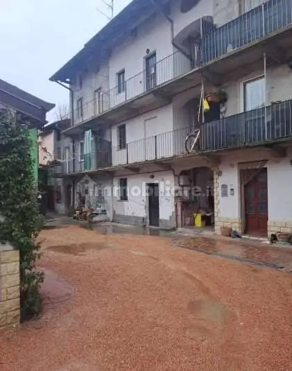 Appartamento in asta a Besano