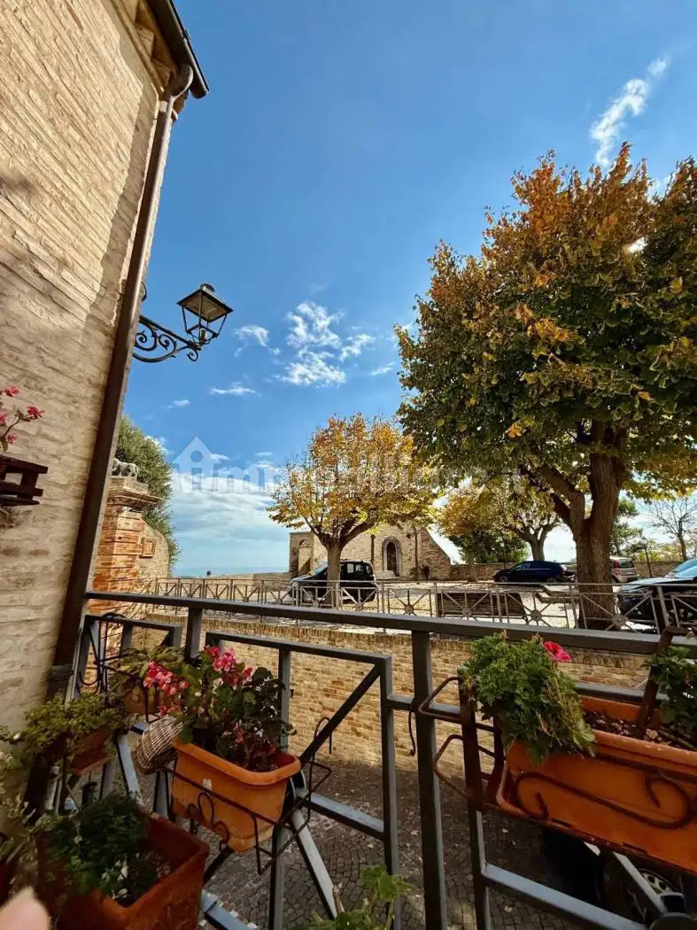 Terratetto unifamiliare 350 m², buono stato, Centro, Altidona - foto 3