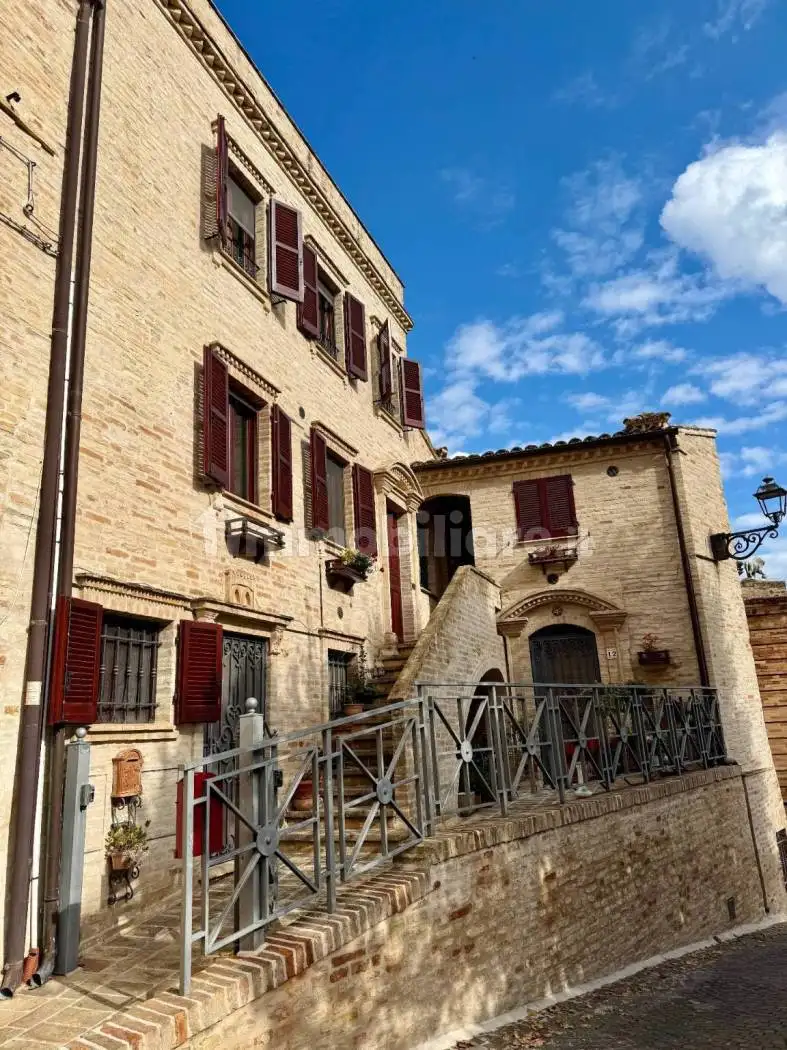 Terratetto unifamiliare 350 m², buono stato, Centro, Altidona - foto 4