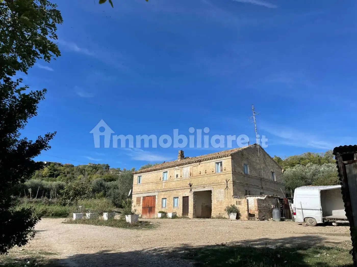 Rustico, da ristrutturare, 350 m², Altidona - foto 2