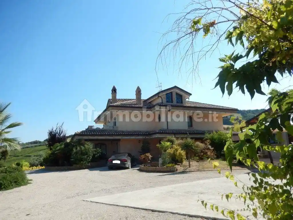 Villa unifamiliare, ottimo stato, 500 m², Colonnella - foto 5
