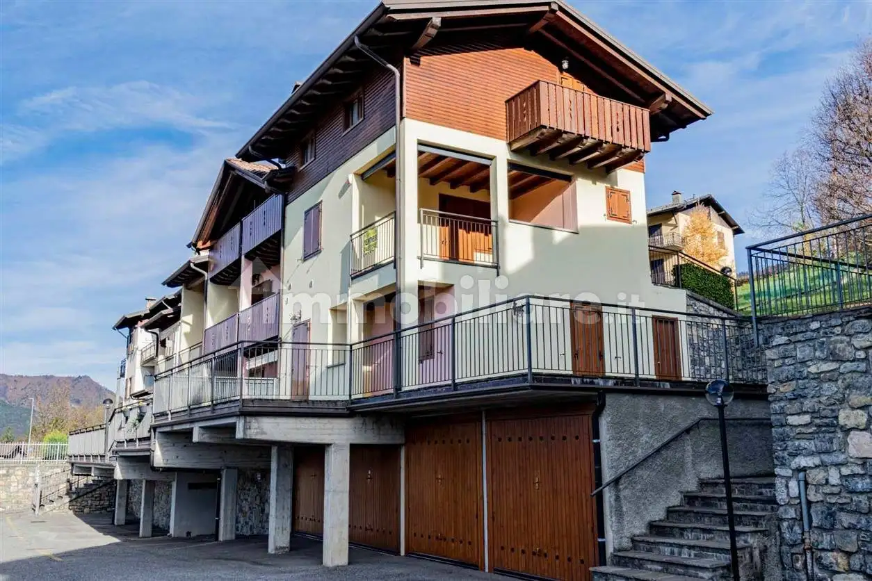 Appartamento in vendita a Costa Serina