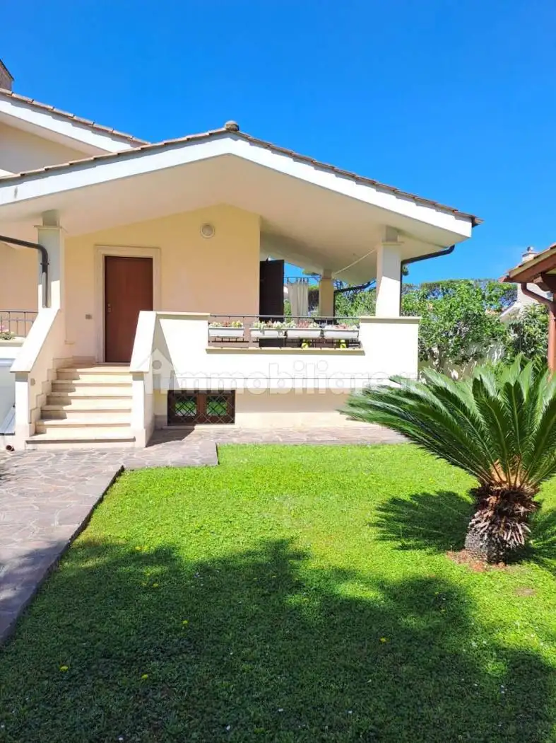 Villa in affitto a Fiumicino
