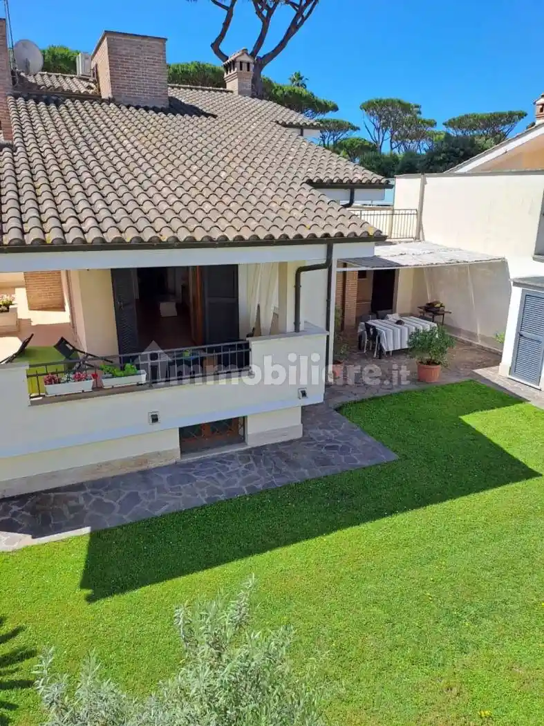 Villa bifamiliare via Camogli, Fregene, Fiumicino - foto 2