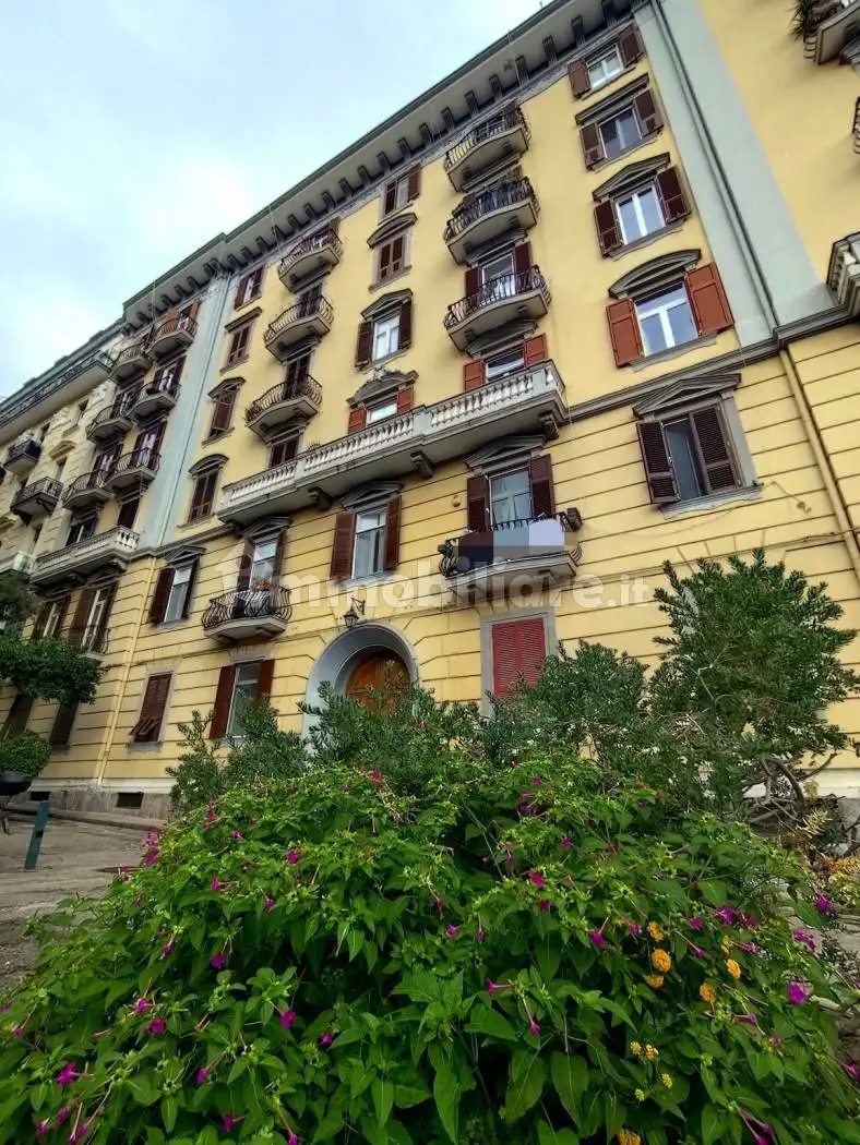 Appartamento in vendita a Napoli