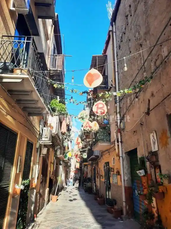 Palazzo - Edificio in vendita a Palermo