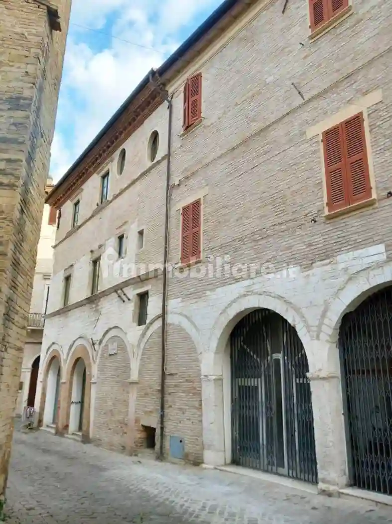 Trilocale via Arco d'Augusto 36, Centro Storico, Fano - foto 4
