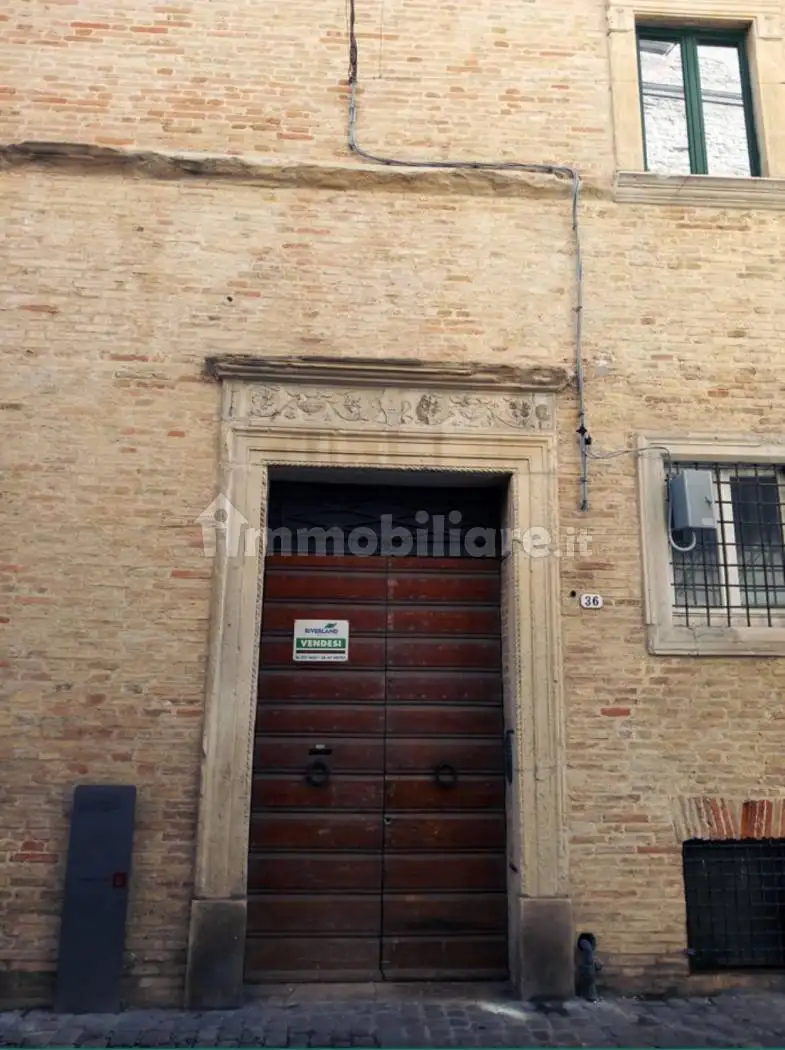 Trilocale via Arco d'Augusto 36, Centro Storico, Fano - foto 4