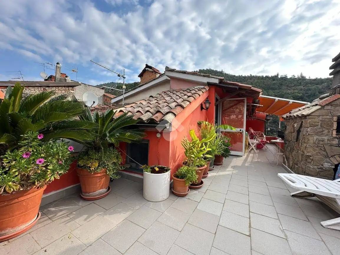 Appartamento in vendita a Dolceacqua