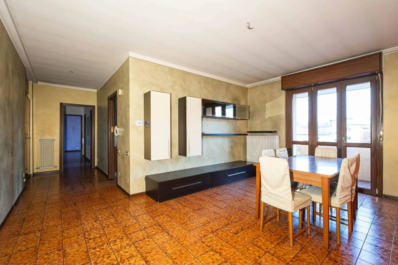 Appartamento in vendita a Carugo