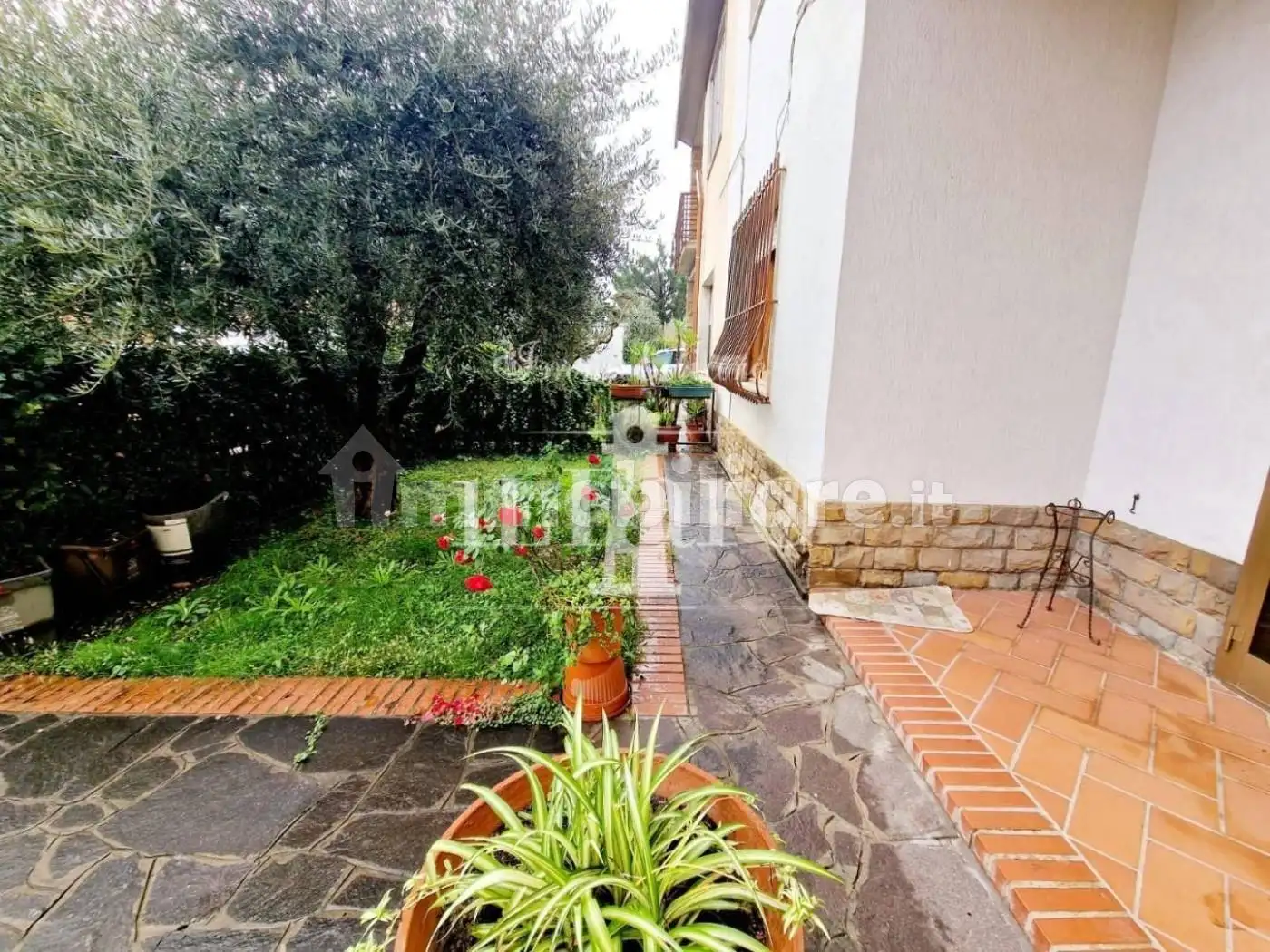 Casa indipendente in vendita a Prato