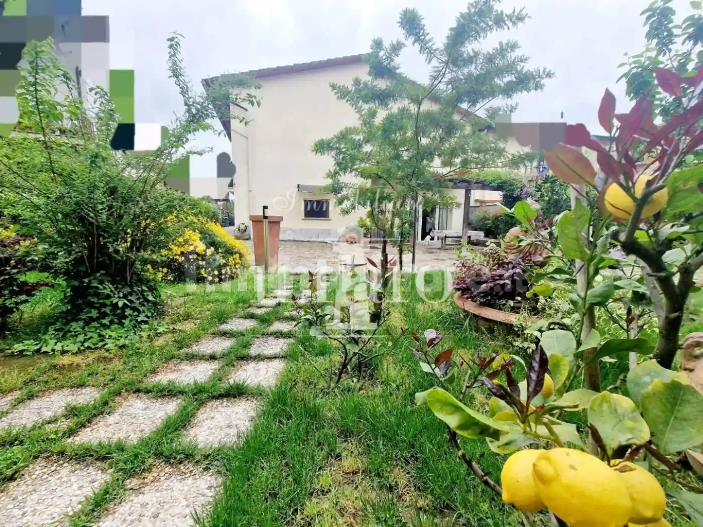 Casa indipendente in vendita a Campi Bisenzio