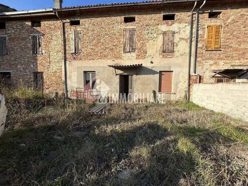 Casa indipendente in vendita a Rivarolo del Re ed Uniti