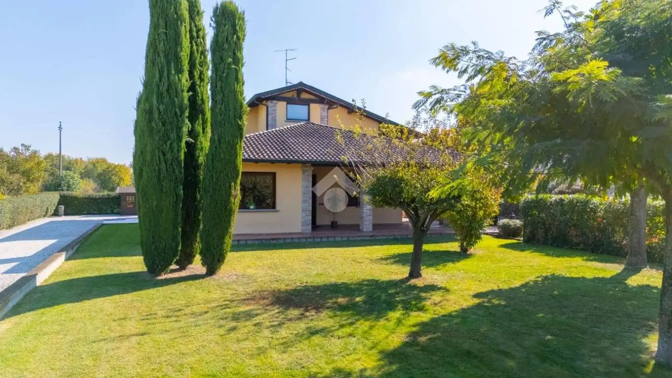 Villa in vendita a Campegine