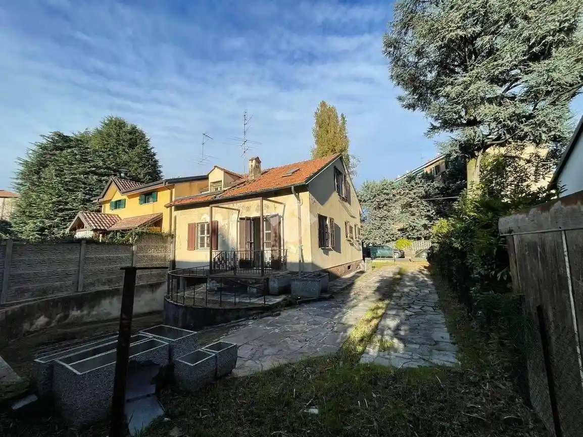 Villa bifamiliare via A. Canova 65, Frati, Legnano - foto 4