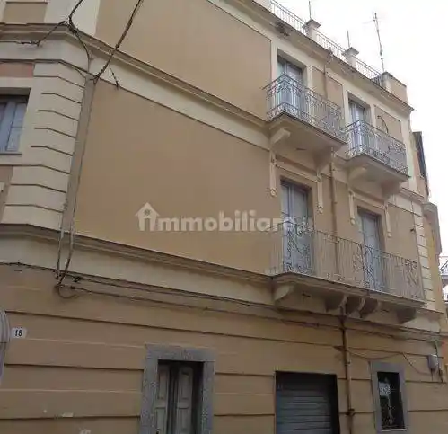 Palazzo - Edificio in vendita a Bronte