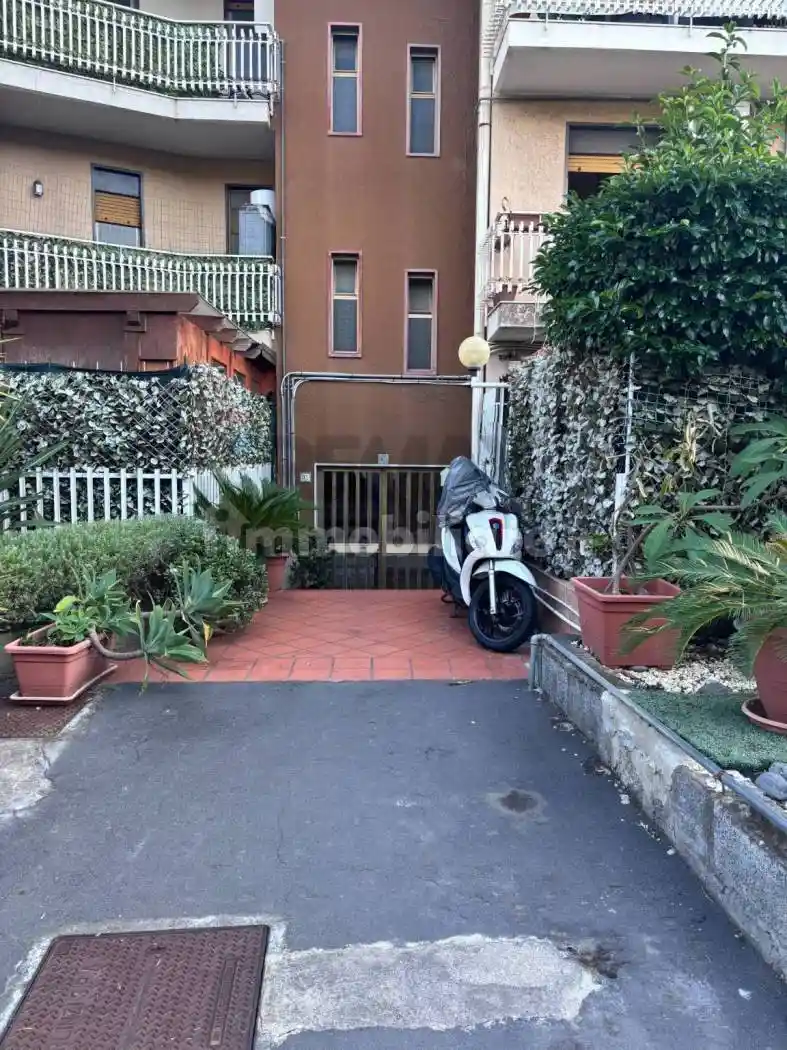 Appartamento in vendita a Aci Castello