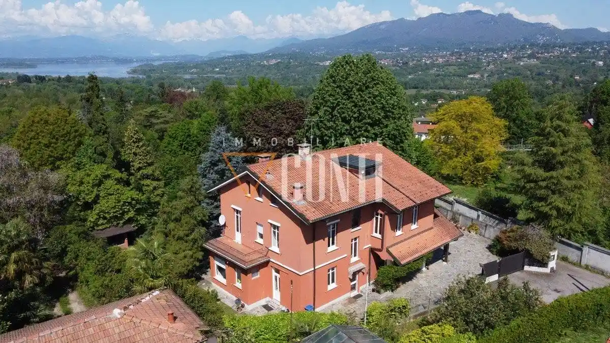 Villa in vendita a Varese