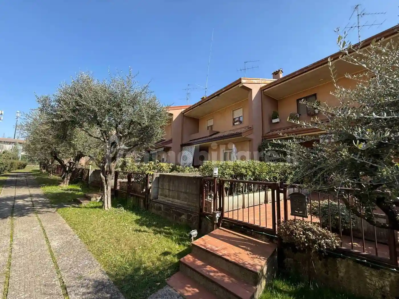 Villetta a schiera - foto 2