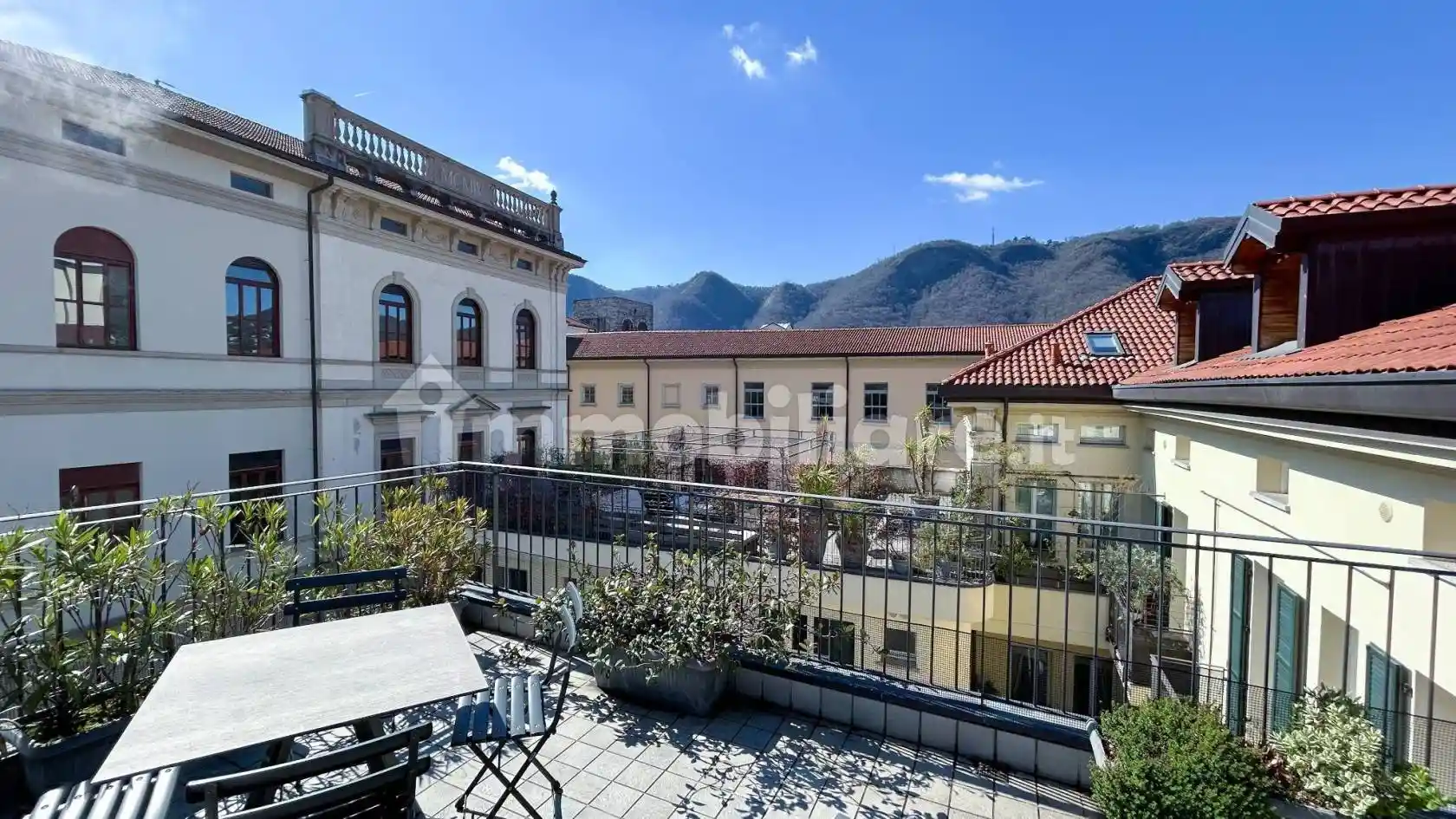 Appartamento in vendita a Como