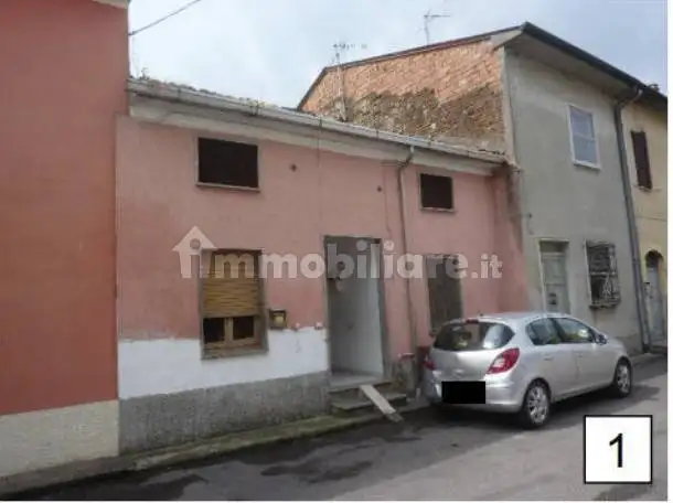 Casa indipendente in asta a Rivarolo del Re ed Uniti