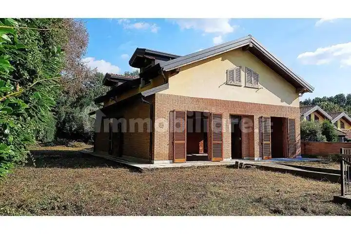 Villa in vendita a Lesmo