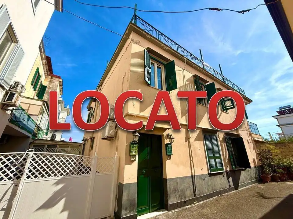 Appartamento in affitto a Napoli