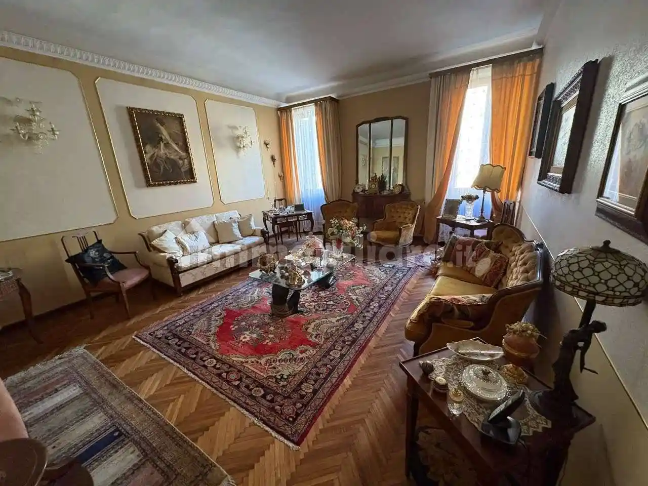 Palazzo - Edificio in vendita a Ferrara