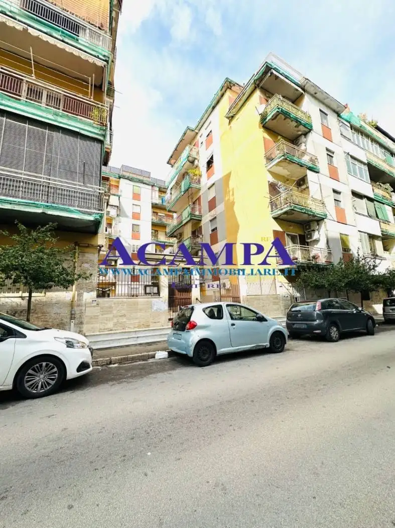 Appartamento in vendita a Napoli
