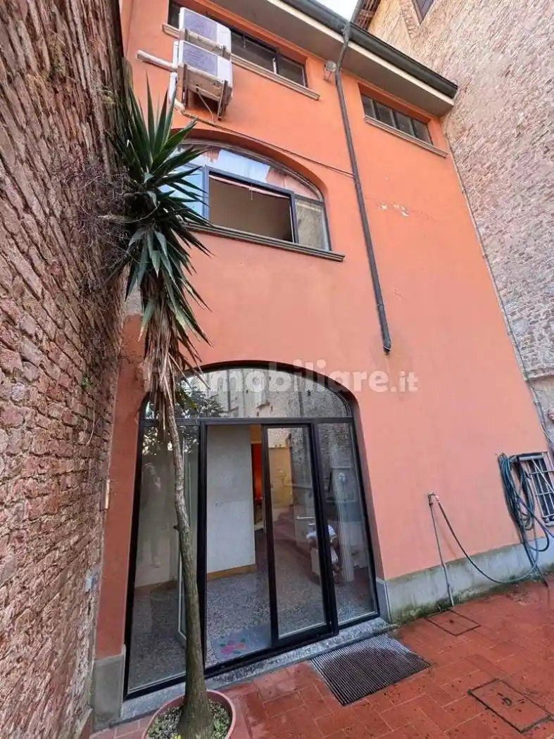 Casa indipendente in vendita a Piacenza